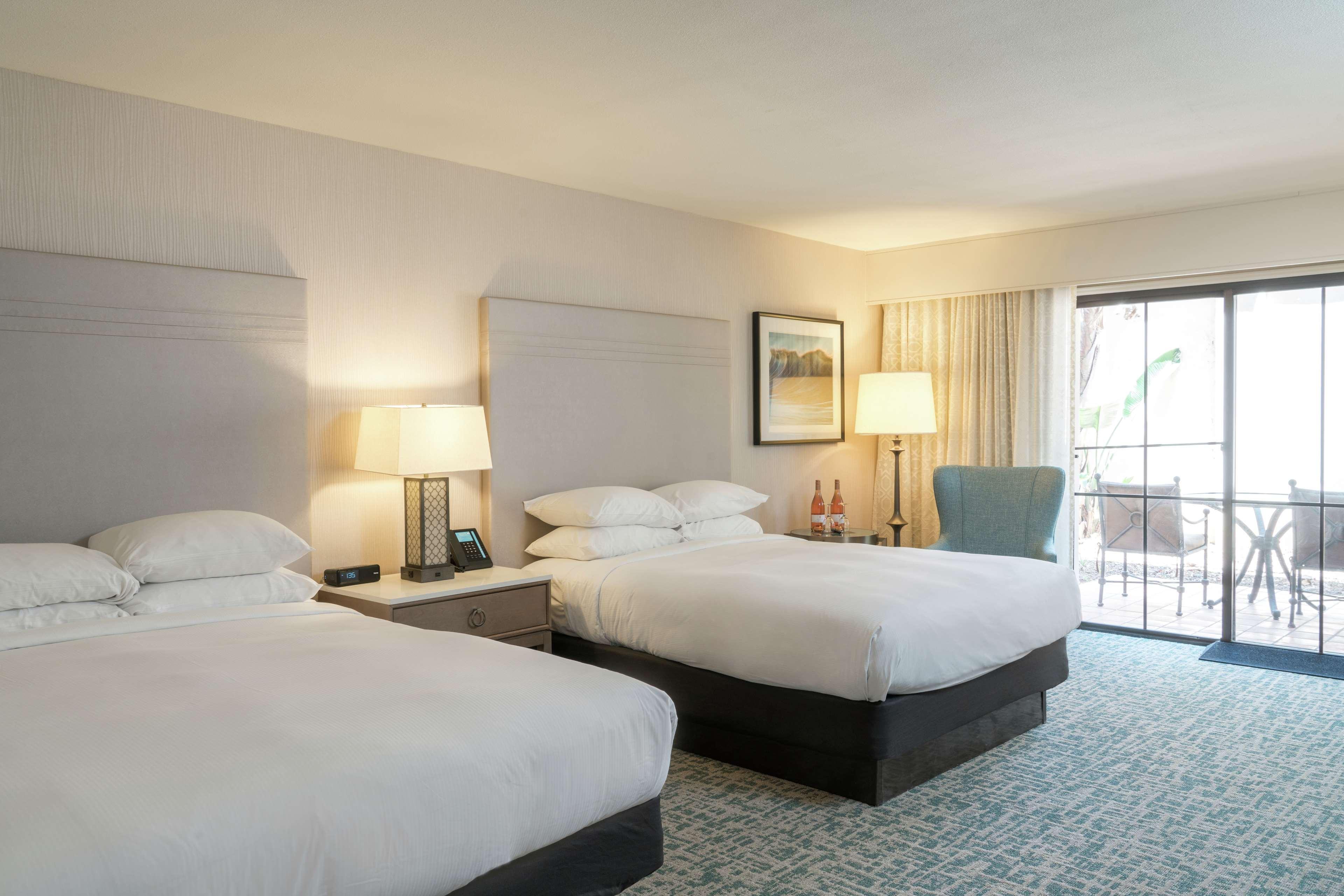 Hilton Santa Barbara Beachfront Resort Buitenkant foto