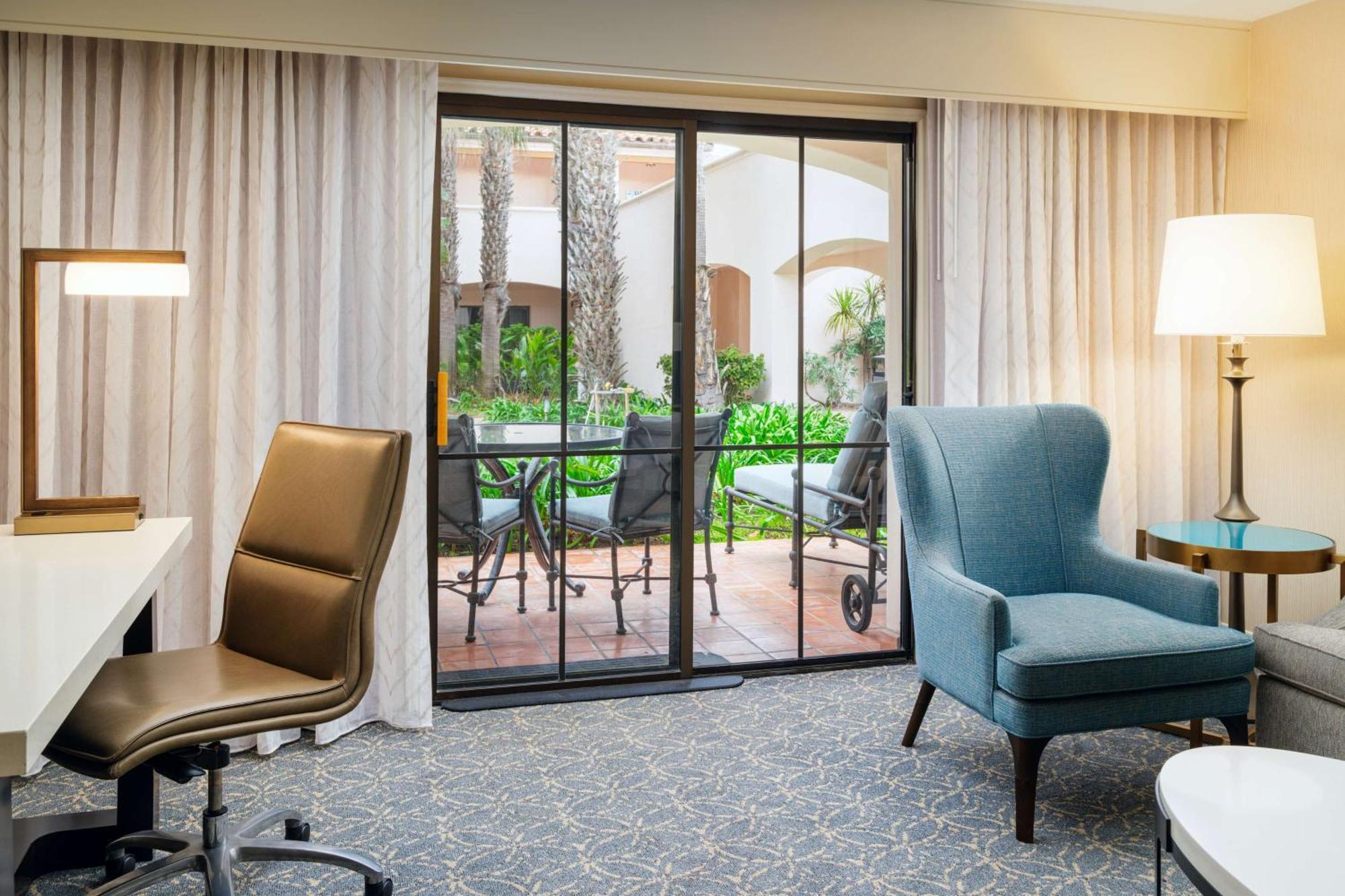 Hilton Santa Barbara Beachfront Resort Buitenkant foto