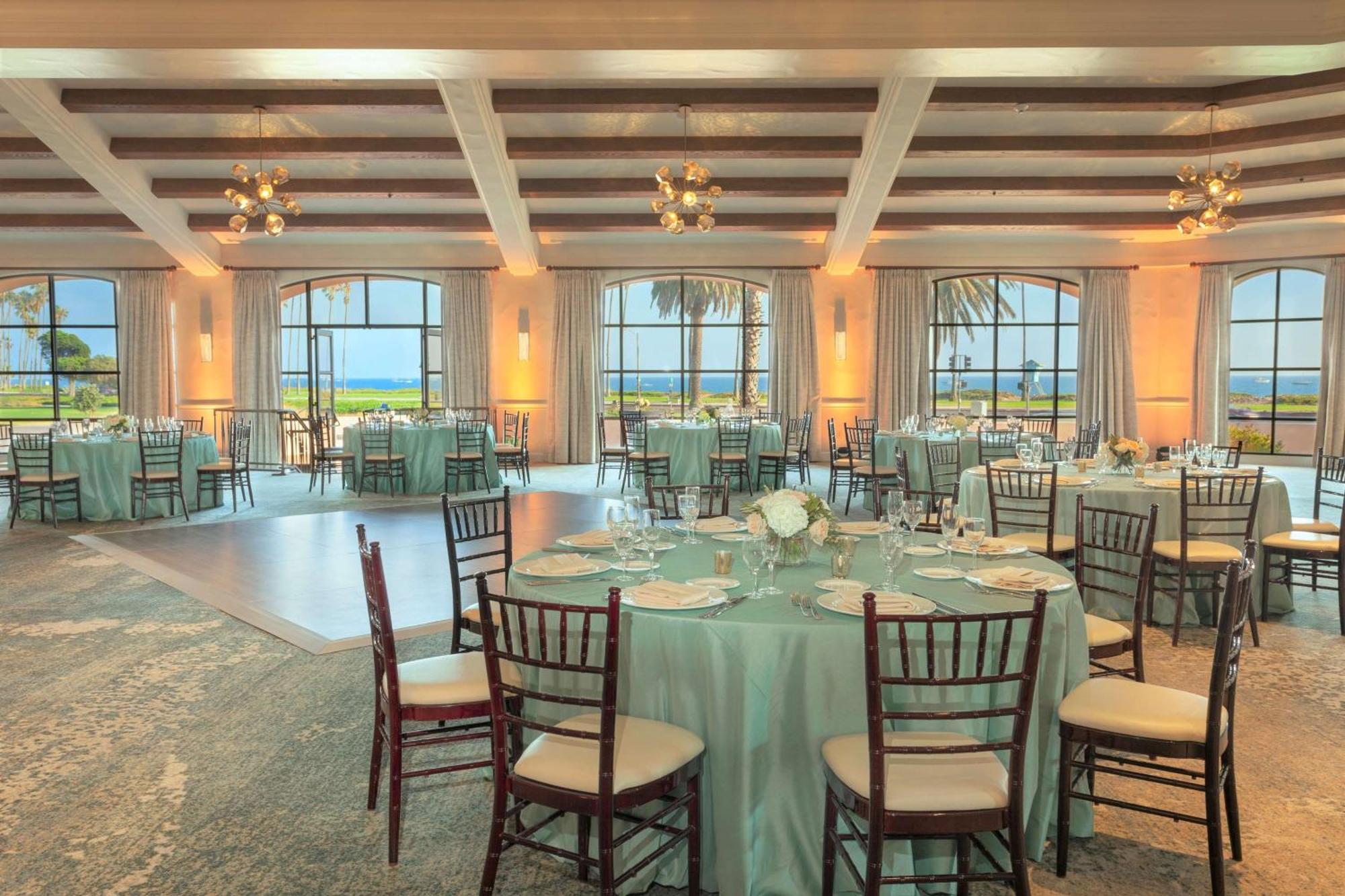 Hilton Santa Barbara Beachfront Resort Buitenkant foto